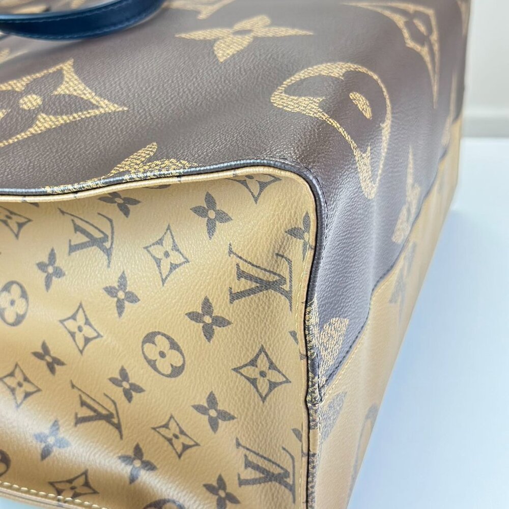 Louis Vuitton Monogram Canvas On The Go GM Shoulder Bag - Picture 6 of 8